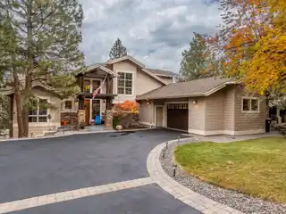 Luxury Retreat with Panoramic Elegance