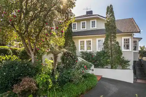 Early 1920s Residence with Breath-Taking Panoramic Views