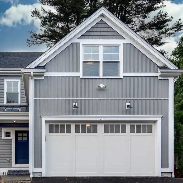 ELEGANT OPEN LAYOUT IN PRIME LOCATION