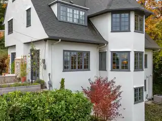 Exceptional Home Designed by a Renowned Architect