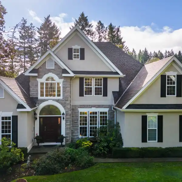PICTURESQUE FAMILY HOME