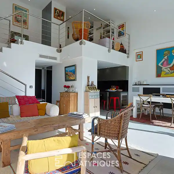 CONTEMPORARY DUPLEX IN THE CITY CENTER