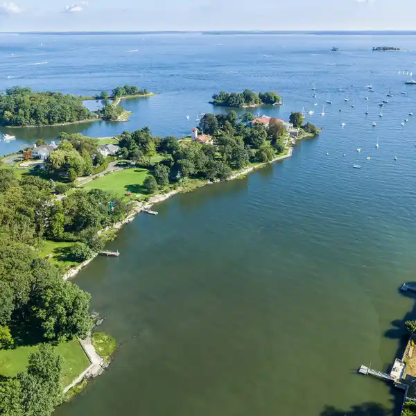 WATERFRONT BUILDING LOT IN THE INDIAN HARBOR ASSOCIATION
