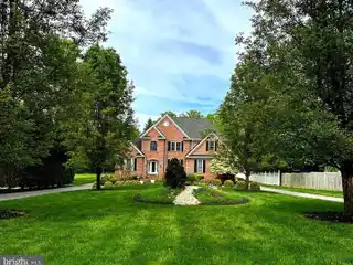 Beautiful Home Great for Entertaining