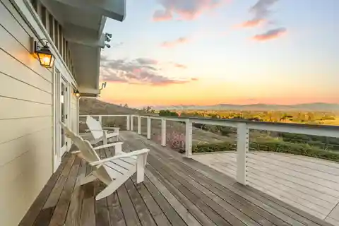 Stunning Five-acre Hilltop Ranch