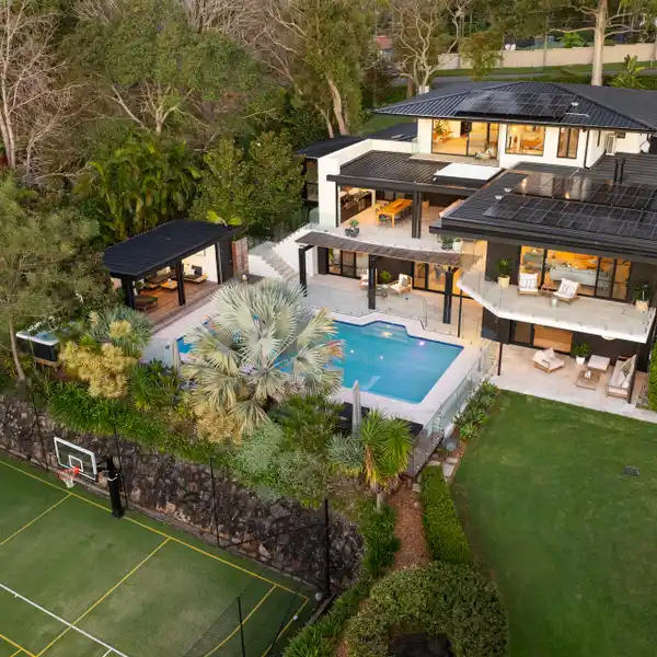RESORT-STYLE LUXURY SURROUNDED BY PRISTINE BUSHLAND