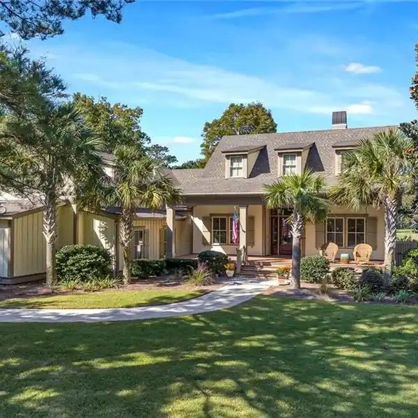 LOWCOUNTRY LIVING AT ITS FINEST