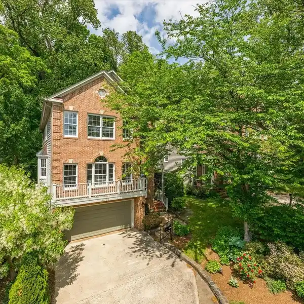 SERENE MCLEAN HOME BACKING PEACEFUL PARKLAND