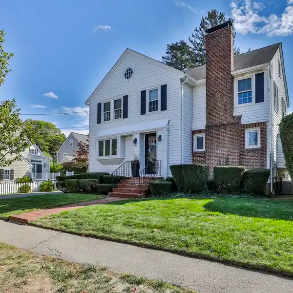 SPACIOUS COLONIAL IN PRIME PARKSIDE SETTING