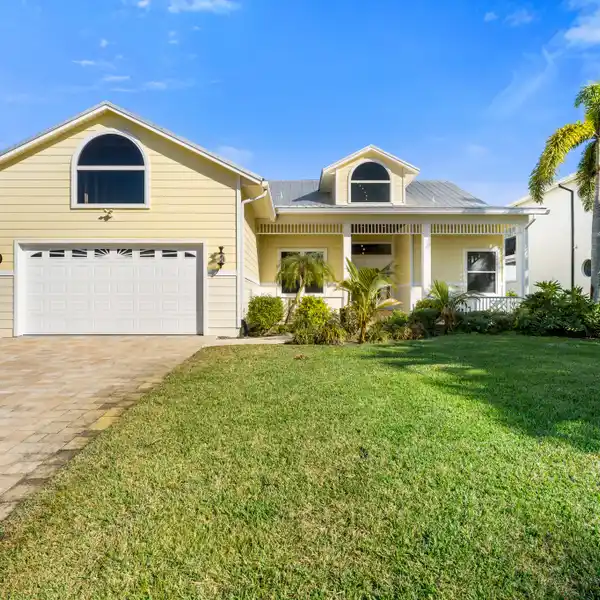 STUNNING WATERFRONT HOME FOR ENTERTAINING AND RELAXATION