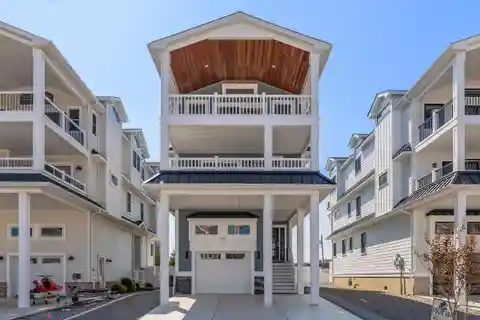 New Construction Home with Gorgeous Bay Views