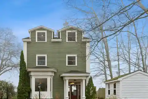 Ultimate Coastal Retreat in Freeport