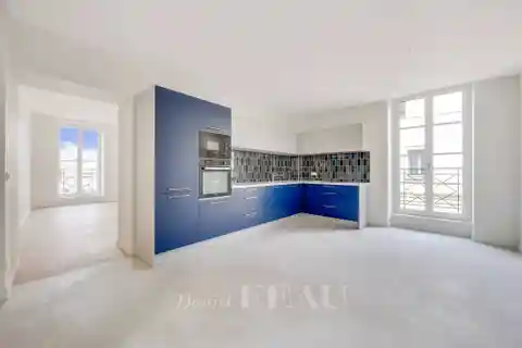 Bright Period Apartment with High Ceilings