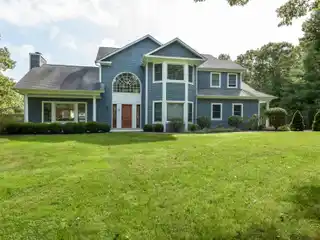 Beautifully Renovated Rental Home on a Quiet Cul-De-Sac