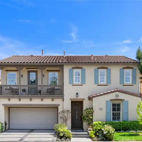 SPECTACULAR FORMER MANCHESTER MODEL HOME
