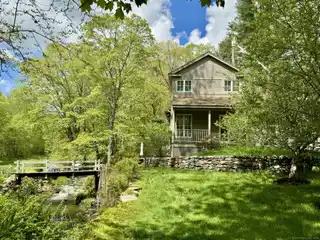 Renovated Antique Home with Luxury Amenities