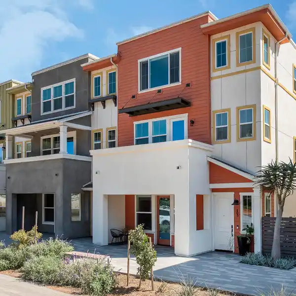 GORGEOUS FOUR BEDROOM TOWNHOUSE