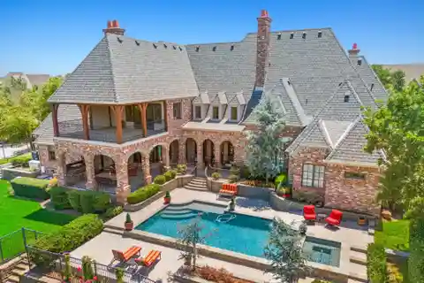 Exquisite Estate in Timarrons Chadwick Crossing