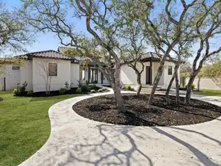 Hill Country Elegance Meets Modern Luxury