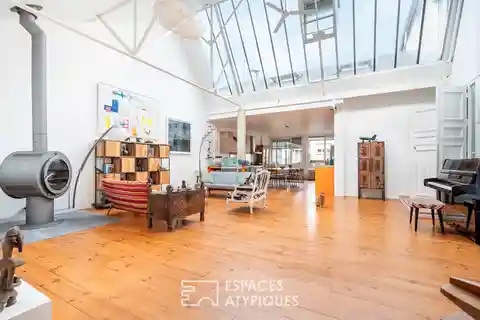 Sunlit Industrial-Chic Duplex with Creative Mezzanine