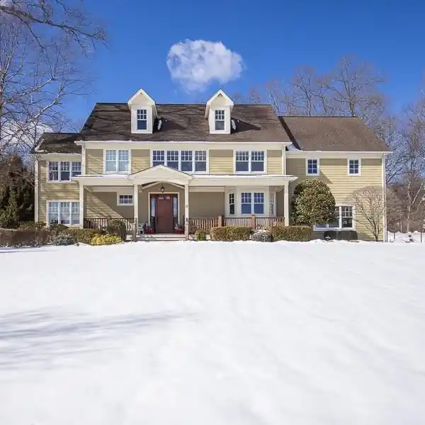TRANQUIL CUSTOM FARMHOUSE COLONIAL