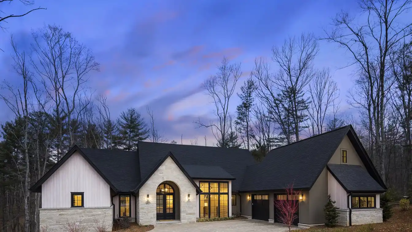 Transitional Home in Ramble Biltmore Forest
