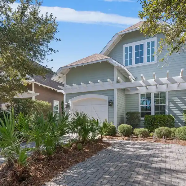 ATTRACTIVE COTTAGE HOME IN WATERSOUND WEST BEACH