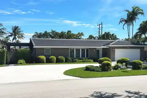 Private Oasis in a Prime Location