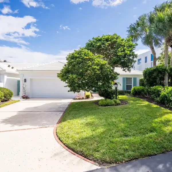 CHARMING OLD FLORIDA BERMUDA-STYLE HOME