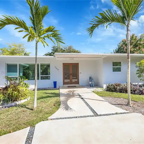 URBAN CONVENIENCE WITH NEIGHBORHOOD CHARM