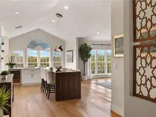Fully Renovated Corner Penthouse in Windstar on Naples Bay