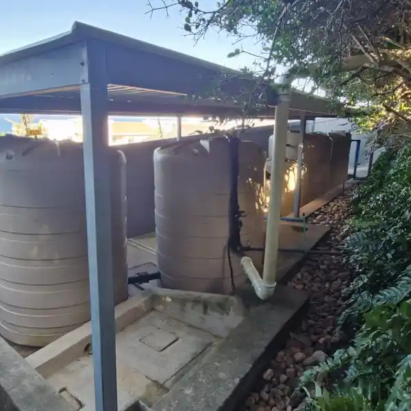 BEAUTIFULLY POSITIONED AND FULLY FURNISHED HOME