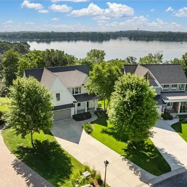 METICULOUSLY MAINTAINED CUSTOM HOME NEAR PRIOR LAKE