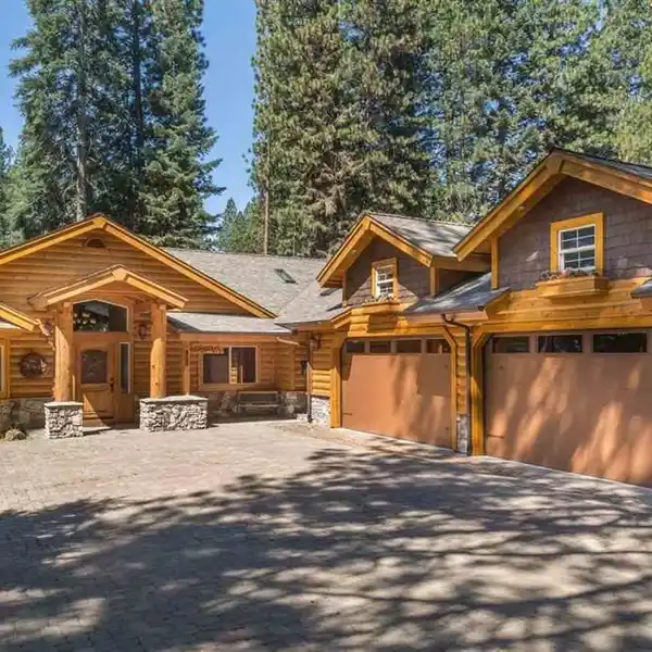STANDOUT CUSTOM LUXURY HOME