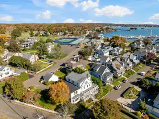 The Grande Dame of Pine Orchard