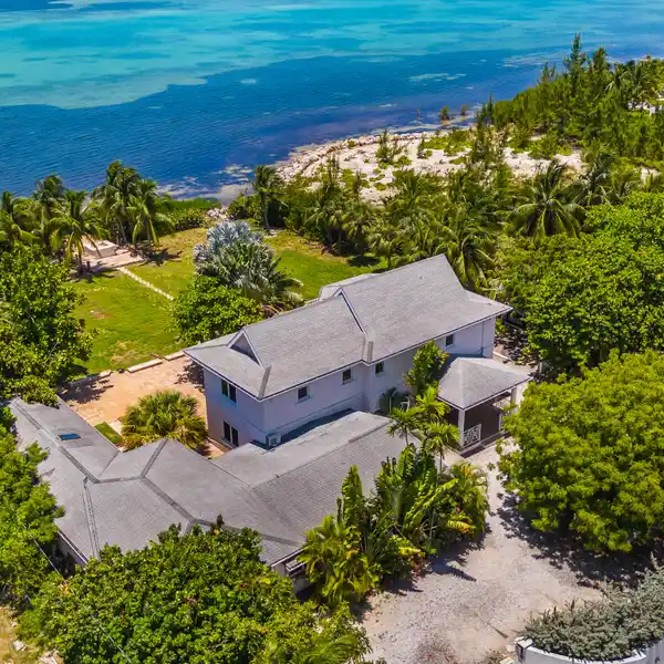 EXCEPTIONAL OCEANFRONT PROPERTY