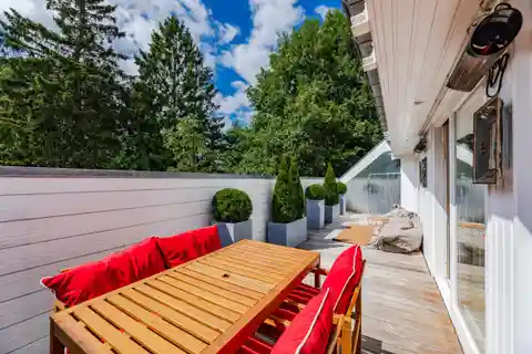 Attractive Penthouse Flat