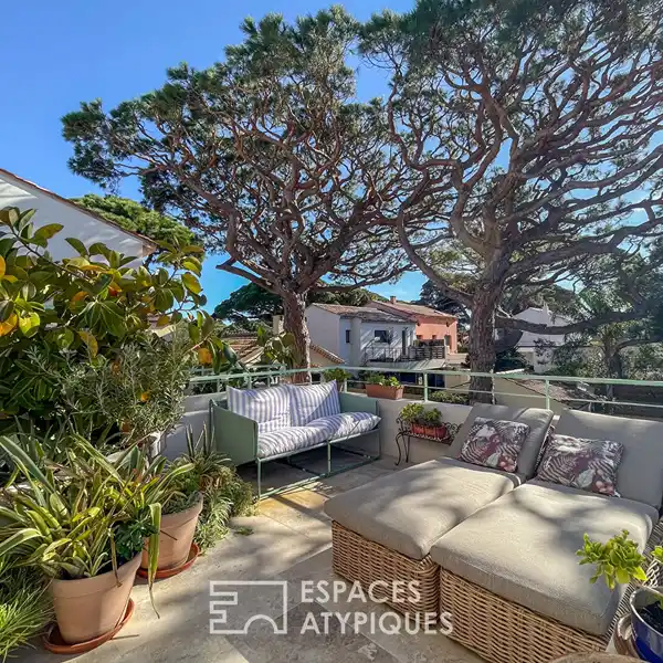 CONTEMPORARY COASTAL RETREAT