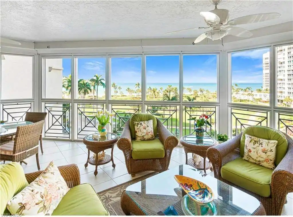 Spectacular Beachfront Unit in Brittany at Park Shore