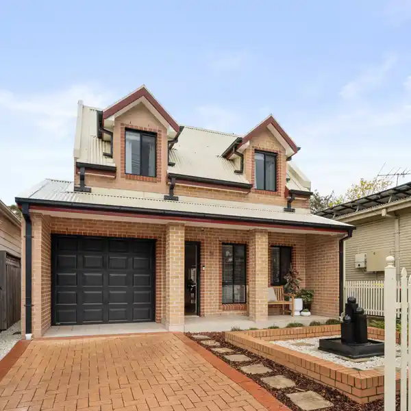IMMACULATE HOME ON A PEACEFUL STREET