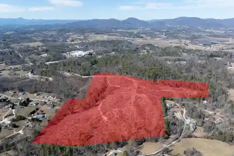 Exceptional 33.6-acre Tract