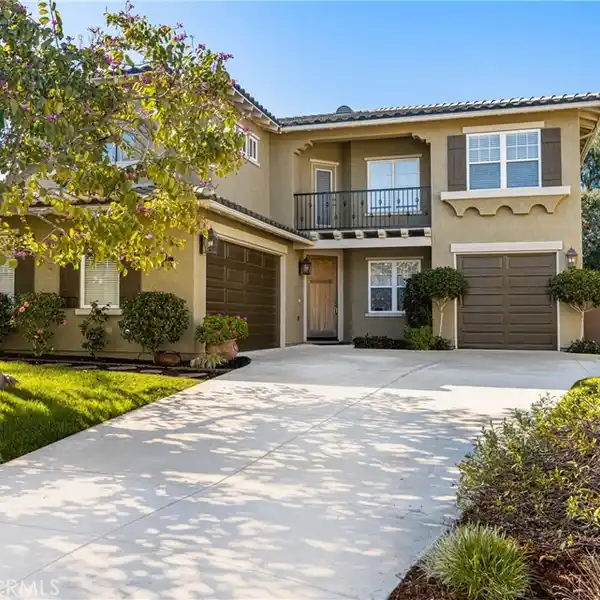 BEAUTIFULLY DESIGNED HOME IN DESIRABLE SEABRIGHT
