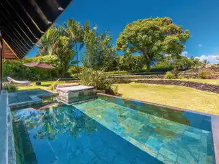 Luxurious Garden Villa Overlooking a World-Class Golf Cours