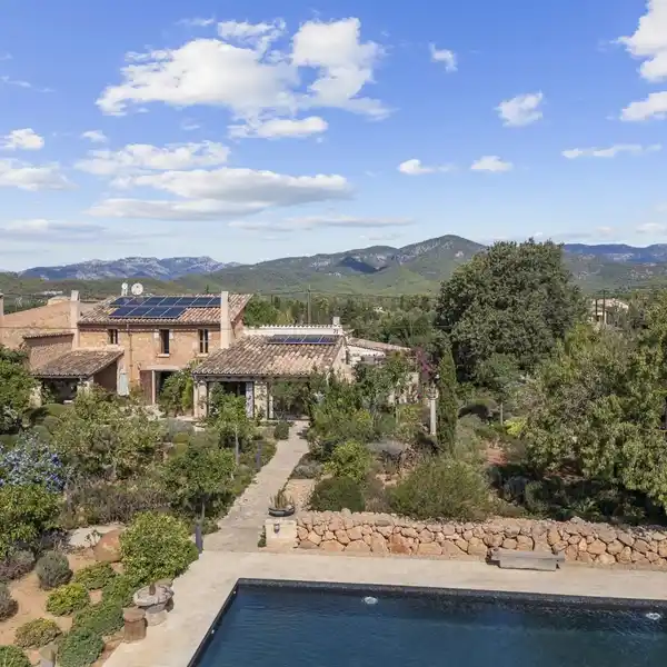 EXCEPTIONAL FINCA IN SANTA MARIA DEL CAMí WITH POOL AND MEDITERRANEAN GARDEN