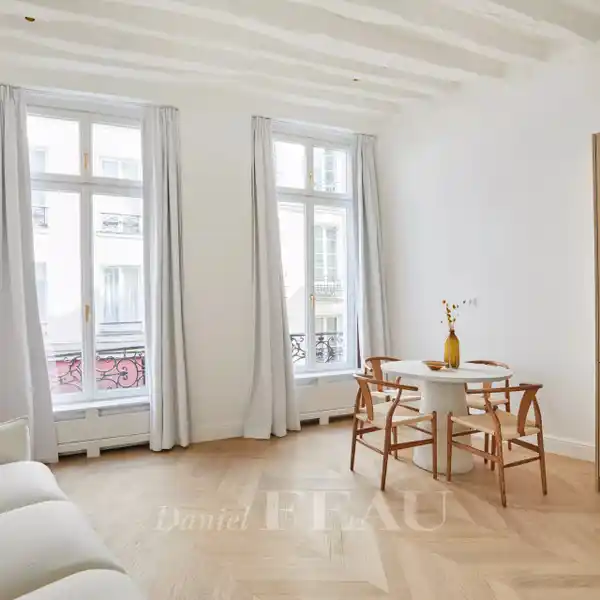CHARMING FIRST FLOOR APARTMENT