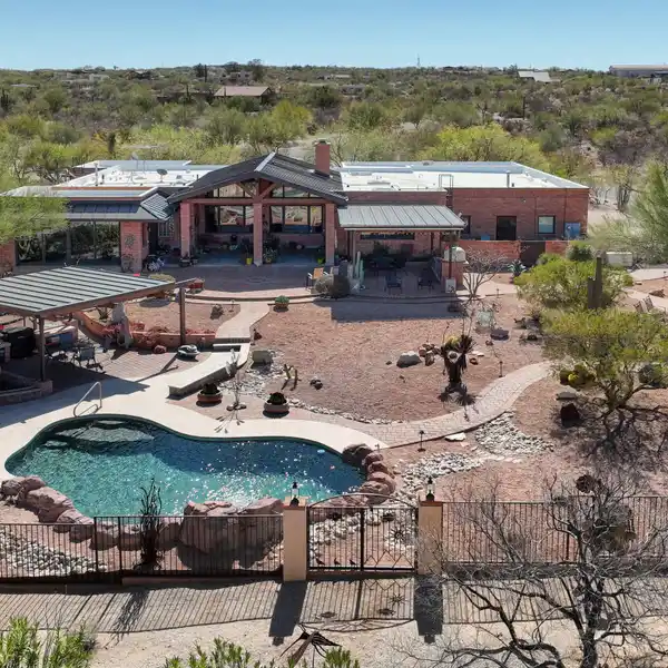 BEAUTIFUL SOUTHWEST STYLE HOME