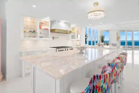 Fully Renovated High-floor Residence at Oceans Edge