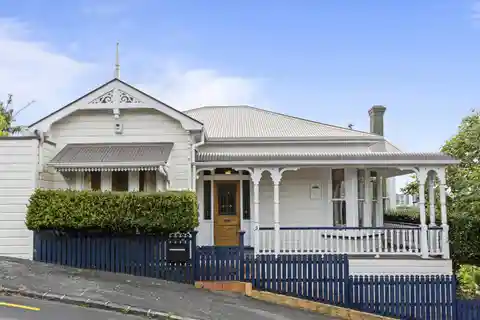 Simply Irresistible Villa with Sun-Soaked Entertaining Oasis