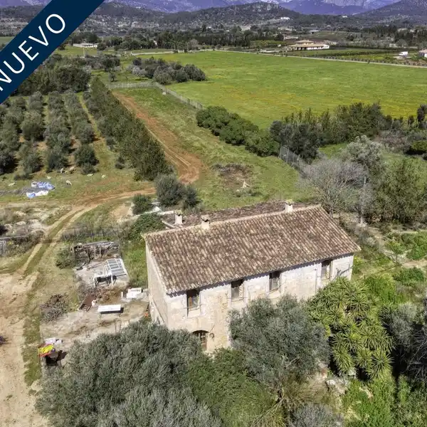 GREAT FINCA WITH A LARGE PLOT AND VIEWS OF THE TRAMUNTANA