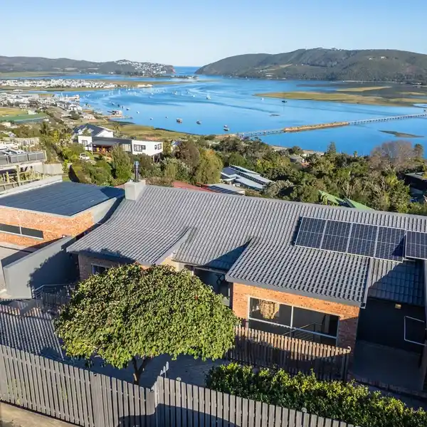 EXTRAORDINARY LOCATION WITH INCREDIBLE VIEWS